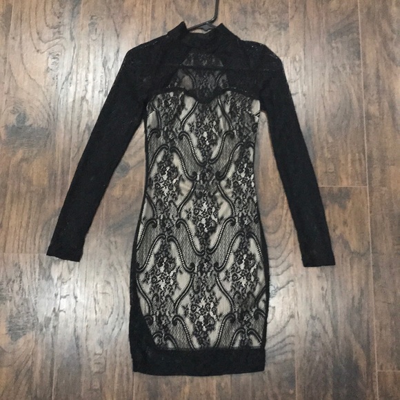 Long sleeve back-less dress - Picture 1 of 2